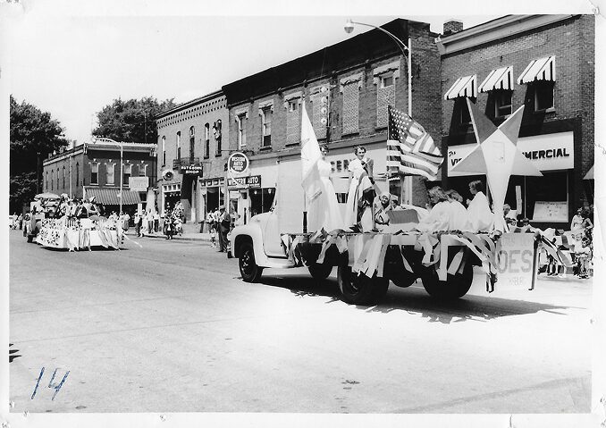 MILL0619_HistoricVicksburg_parade 1